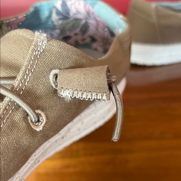 Like new Hey Dude Tan Loafers - Picture 8 of 16